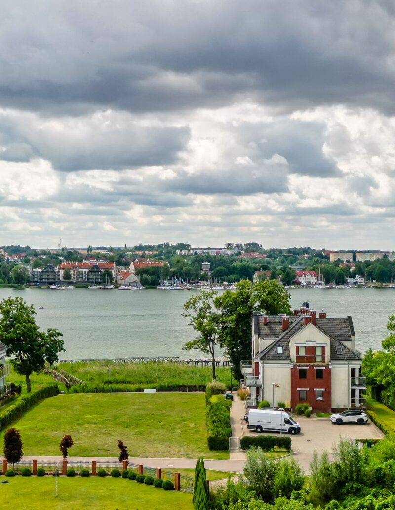 IN THE MIDDLE Ostróda 1